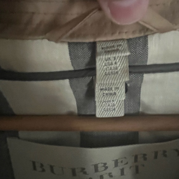 Burberry Brit Trenchcoat with removable quilted liner, hood, and belt size 4 - Picture 7 of 7
